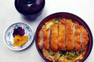 カツ丼の写真