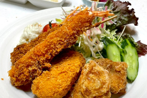 ミックスフライ定食の写真
