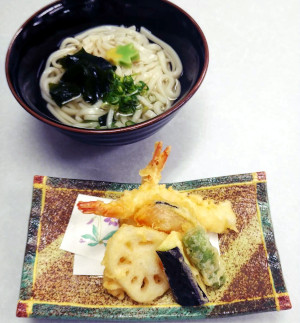 天ぷらうどんの写真