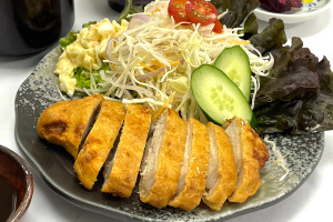 とんかつ定食の写真
